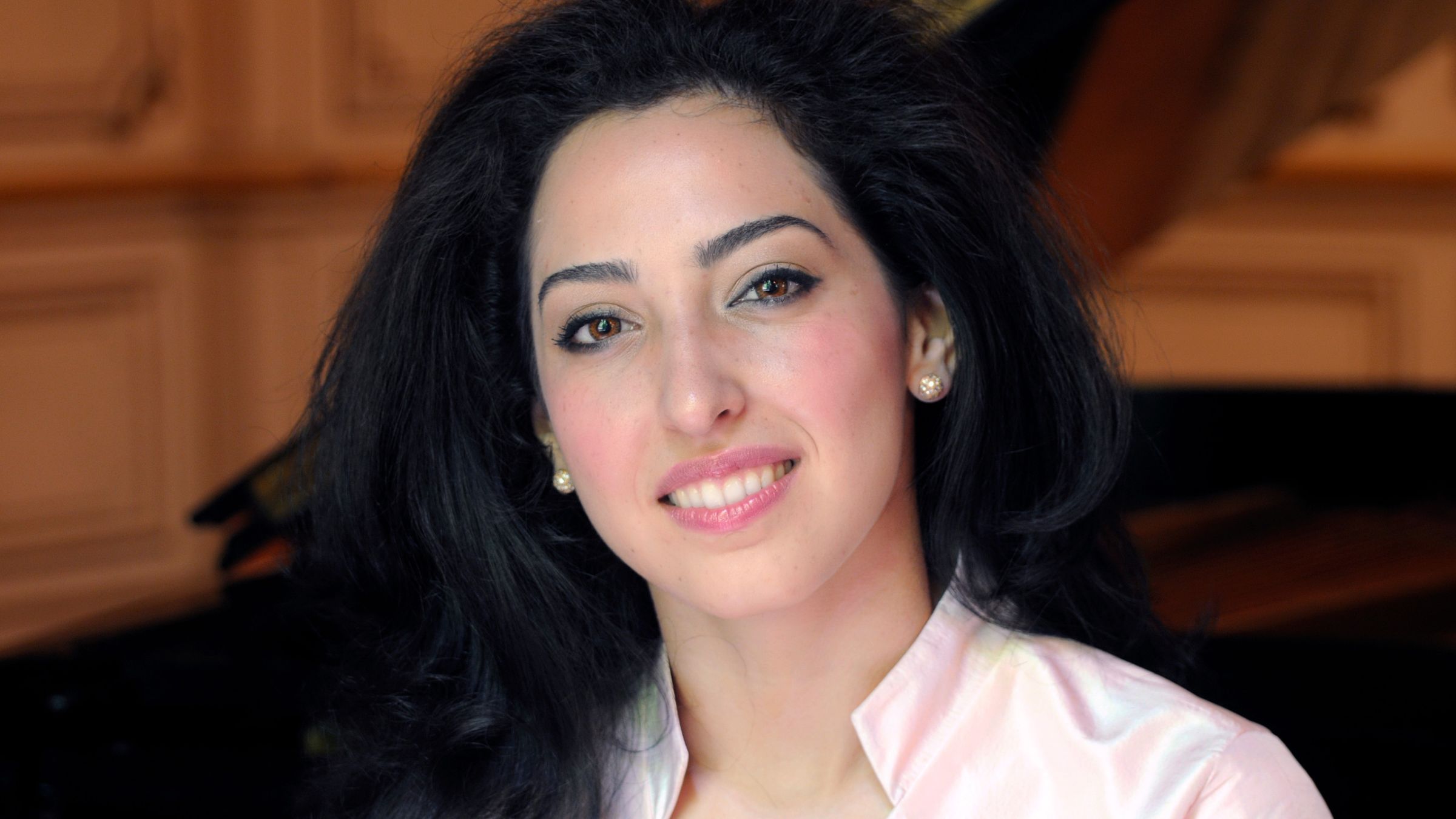 Sara Daneshpour - 1